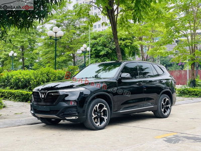 Xe VinFast Lux SA 2.0 Base 2.0 AT 2020