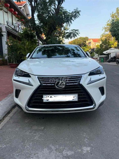 Lexus NX300 màu Trắng
