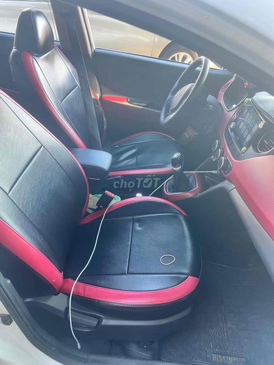 Hyundai i10 Trắng 150.000km