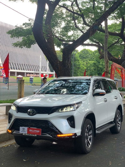Toyota Legender 2.8 AT 2022 Trắng