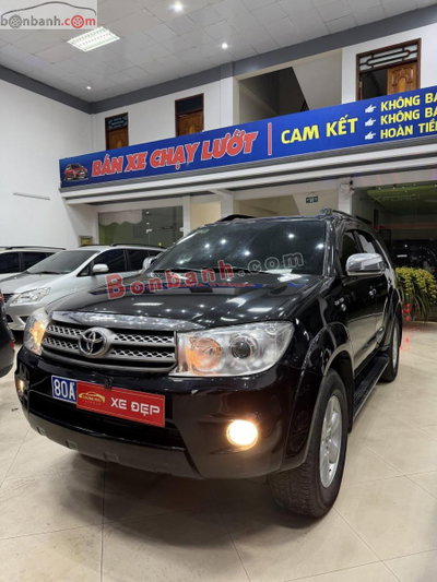 Xe Toyota Fortuner 2.7V 4x4 AT 2011
