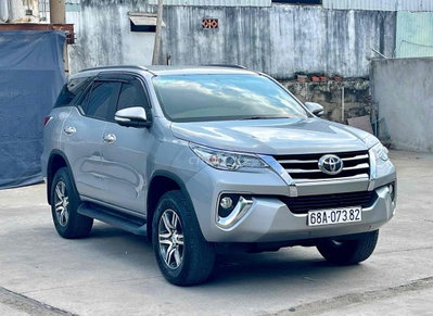 Toyota Fortuner 2017 Bạc 26.000 km