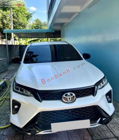 Xe Toyota Fortuner Legender 2.4L 4x2 AT 2025