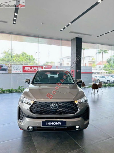 Xe Toyota Innova Cross 2.0V CVT 2026