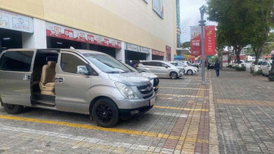 Hyundai Starex 2014 Bạc