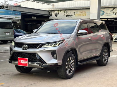 Xe Toyota Fortuner 2.4G 4x2 AT Legender 2021