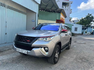 Toyota Fortuner 2017 Bạc Số sàn