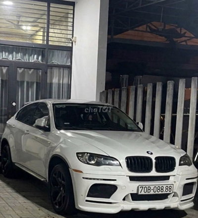 BMW X6 SUV thể thao! Giá dễ cho anh em sở hữu