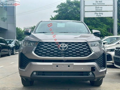 Xe Toyota Innova Cross 2.0V CVT 2026