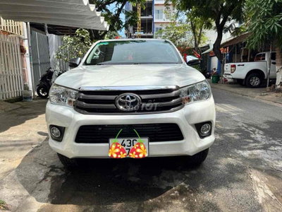 Toyota Hilux 2.4 E 2017 Trắng 80.000 km