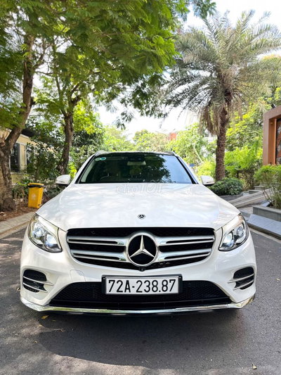 Merc GLC300 4Matic AMG Trắng/Kem, odo 61 ngàn Km !