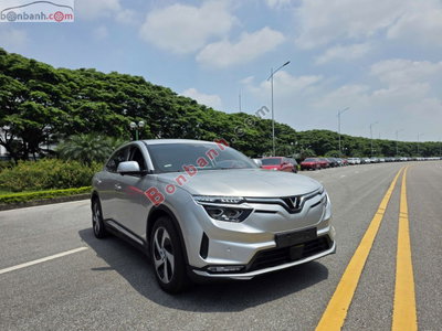 Xe VinFast VF8 S 2024