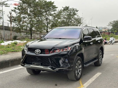 Xe Toyota Fortuner 2.4G 4x2 AT Legender 2021