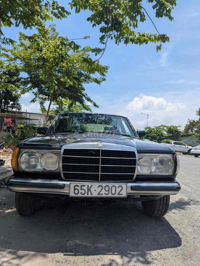Mercedes 200e w123 Đen