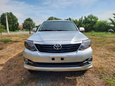 Toyota Fortuner 2015 Bạc Tự động