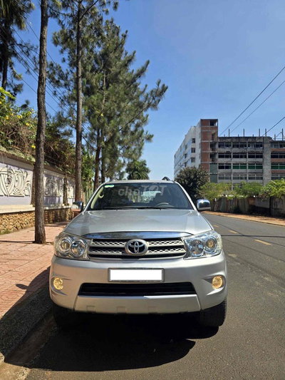 Toyota Fortuner Máy dầu số sàn