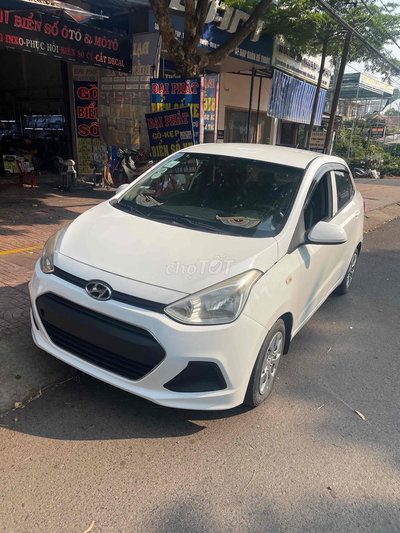 Hyundai Grand i10 Trắng 5 chỗ