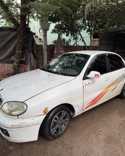 Daewoo Lanos màu Trắng