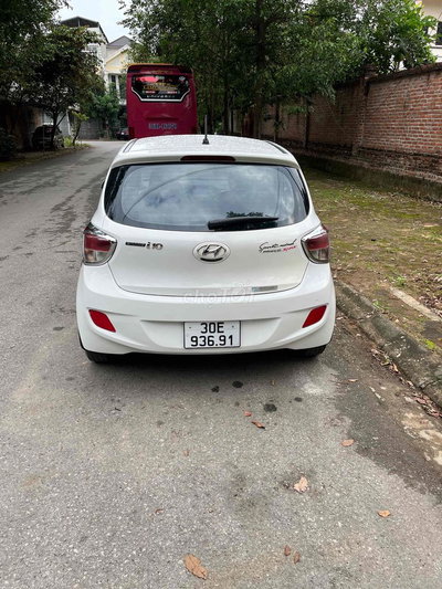 Hyundai Grand i10 Trắng