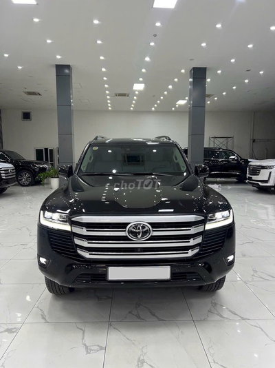 Bán Land Cruiser LC300 sản xuất 2021 đẹp xuất sắc.
