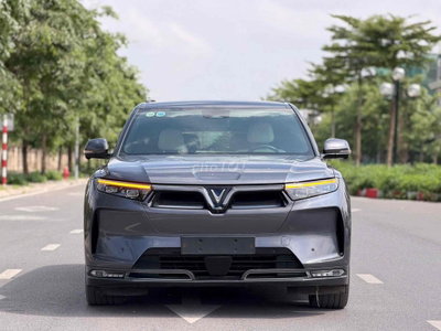 Xe điện VinFast VF9 Plus 2024 Xám