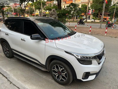 Xe Kia Seltos Premium 1.6 AT 2022