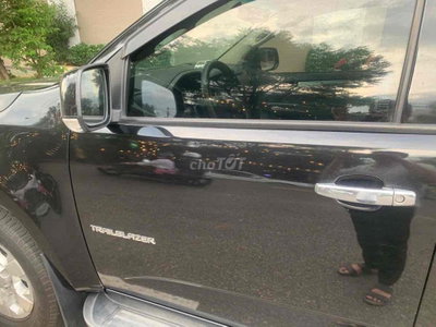 Chevrolet Trailblazer 7 chỗ Số sàn Đen