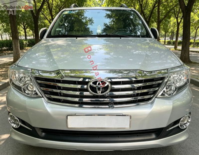Xe Toyota Fortuner 2.7V 4X2 AT 2016