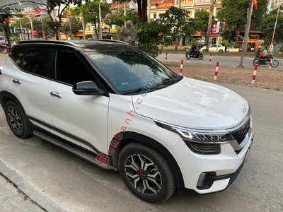 Xe Kia Seltos Premium 1.6 AT 2022