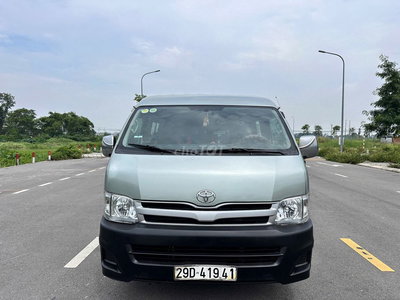 Toyota Hiace Van 6 chỗ 2010 Dầu