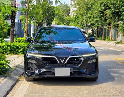 Xe VinFast Lux A 2.0 Base 2.0 AT 2020