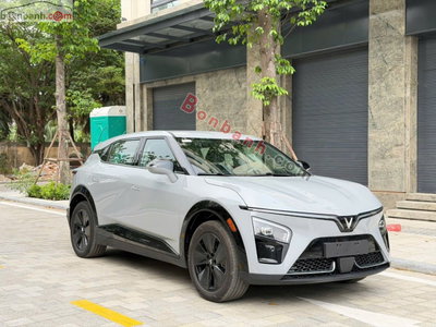 Xe VinFast VF7 2026