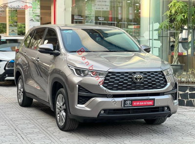 Xe Toyota Innova Cross HEV 2.0 CVT 2023