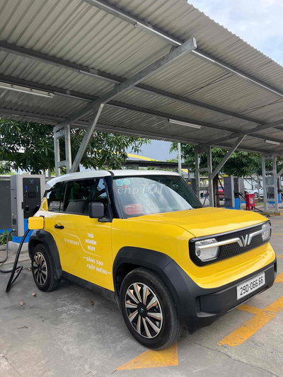 Xe điện VinFast VF3 2024 Vàng
