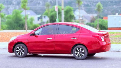 Nissan Sunny 2015 MT Đỏ