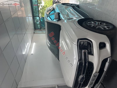 Xe Ford Everest Titanium 2.0L 4x2 AT 2024