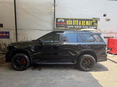 Ford Everest Titan 2024 1 cầu Đen 15000 km