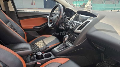 Ford Focus số tự động