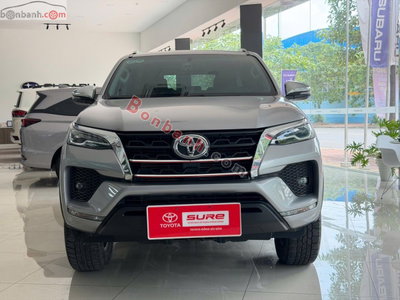 Xe Toyota Fortuner 2.4G 4x2 AT 2021