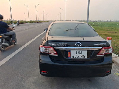 Toyota Corolla Altis 2.0V Đen