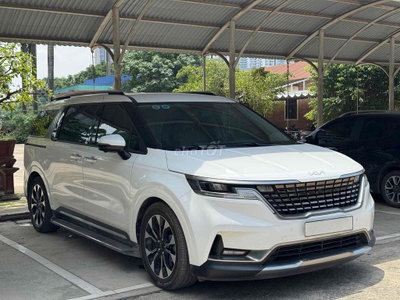 Kia Carnival 2023 Premium 8 ghế 8 vạn km