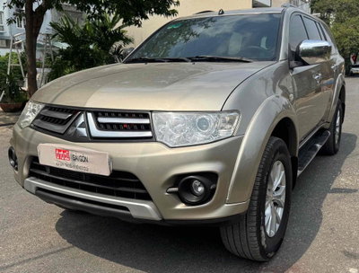 Mitsubishi Pajero Sport 2015 Vàng cát
