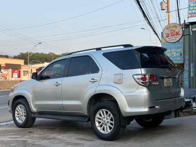 Toyota Fortuner 2012 Bạc