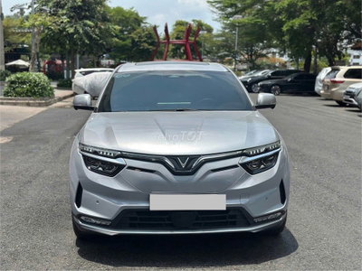 VF8 LUX PLUS 24 - MUA PIN CATL - 12.000KM