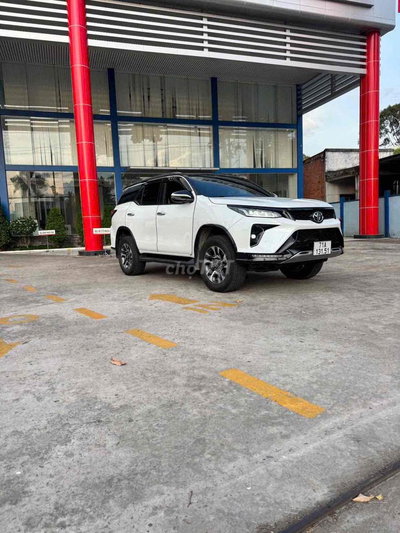Toyota Fortuner Legender 2022 Trắng