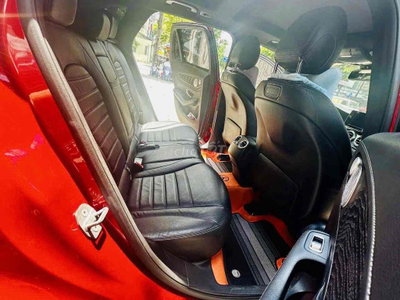 Giá *** GLC300 4Matic Định Cư bán Nhanh 890tr