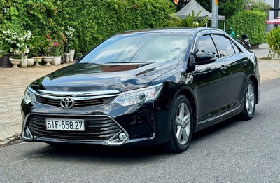 Toyota Camry 2.5Q 2016 Đen một chủ mua mới rất đẹp