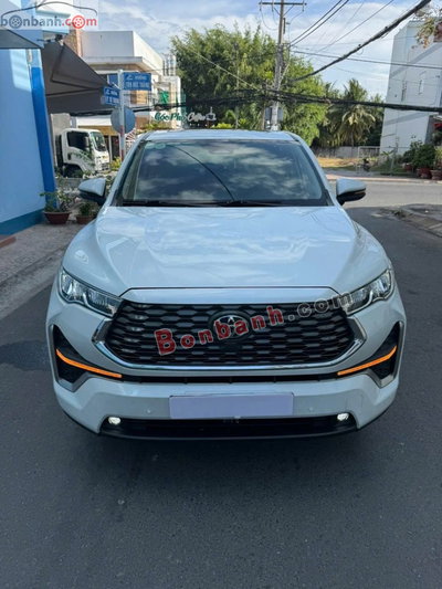 Xe Toyota Innova Cross HEV 2.0 CVT 2024