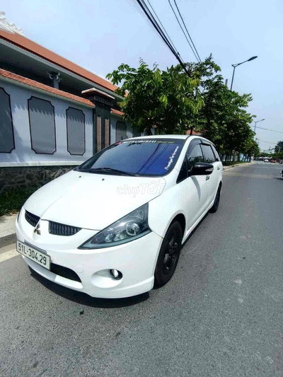 Mitsubishi Grandis 7 chỗ Trắng