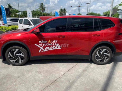 Xe điện VinFast Limo 2025 Đỏ